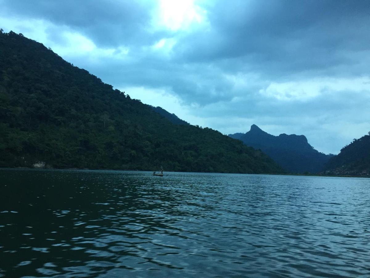 Hoang Quan Homestay Ba Be Bagian luar foto