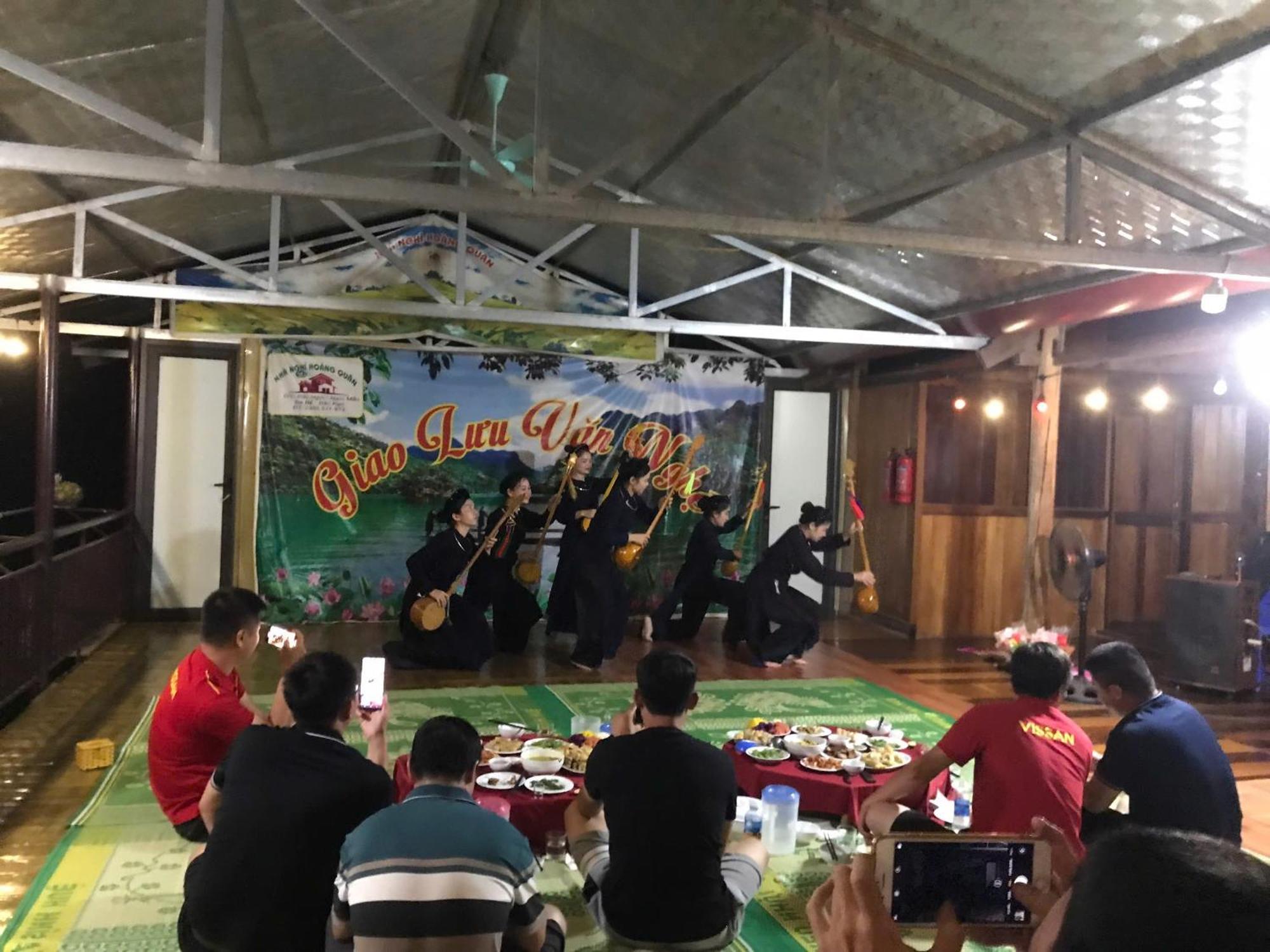 Hoang Quan Homestay Ba Be Bagian luar foto